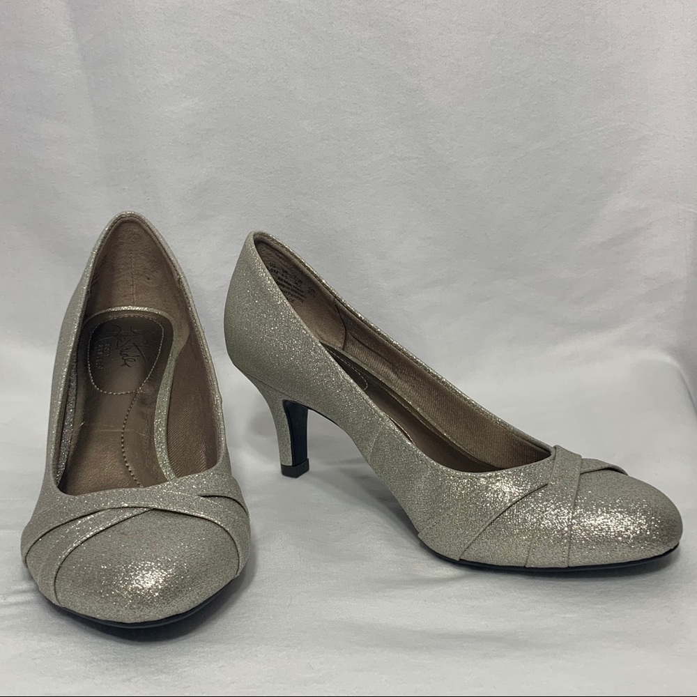 Life Stride Silver Glitter Pump Heels Soft System